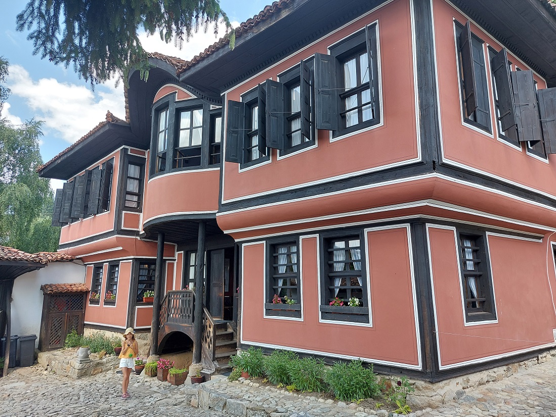 Foto pueblo histórico de Koprivshtitsa, casa Todor Kableshkov, Bulgaria