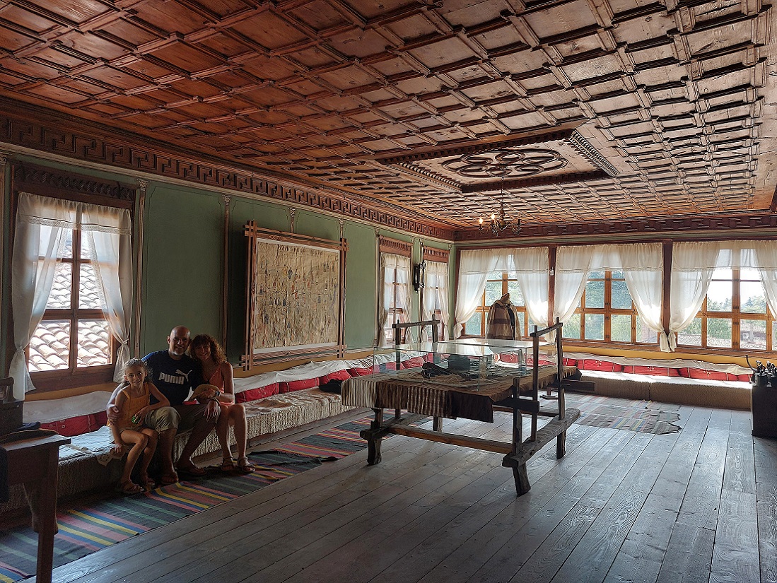 Foto pueblo histórico de Koprivshtitsa, casa Oslekov, Bulgaria