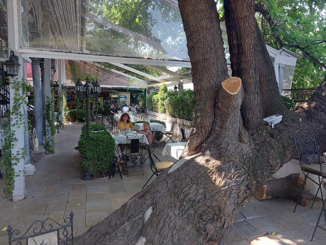 Foto en casco histórico de Plovdiv, restaurante Filipopolis, Bulgaria