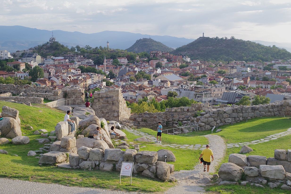 Foto casco histórico de Plovdiv, atardecer en Nebet Tepe, Bulgaria
