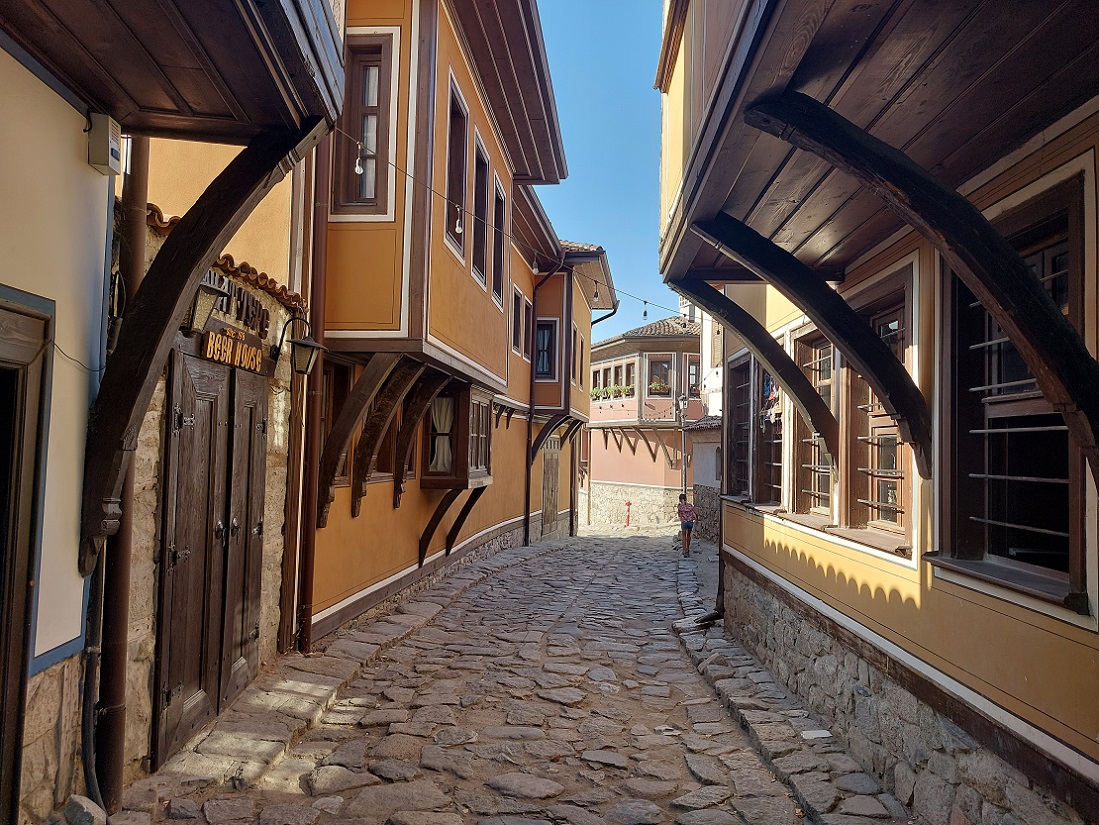 Foto en casco histórico de Plovdiv, calle Saborna, Bulgaria