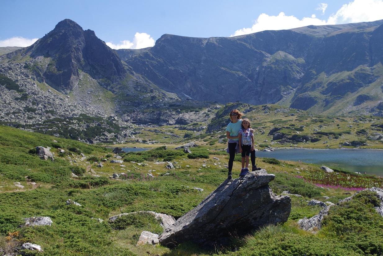 Foto segundo lago del parque nacional de los siete lagos de Rila, Bulgaria