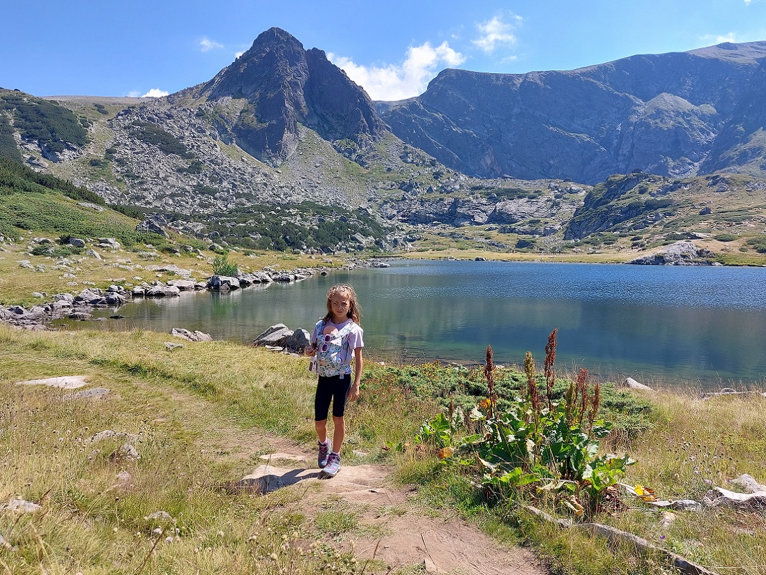 Foto segundo lago del parque nacional de los siete lagos de Rila, Bulgaria
