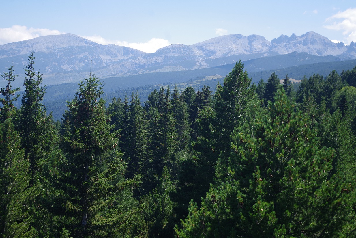 Foto telesilla del parque nacional de los siete lagos de Rila, Bulgaria