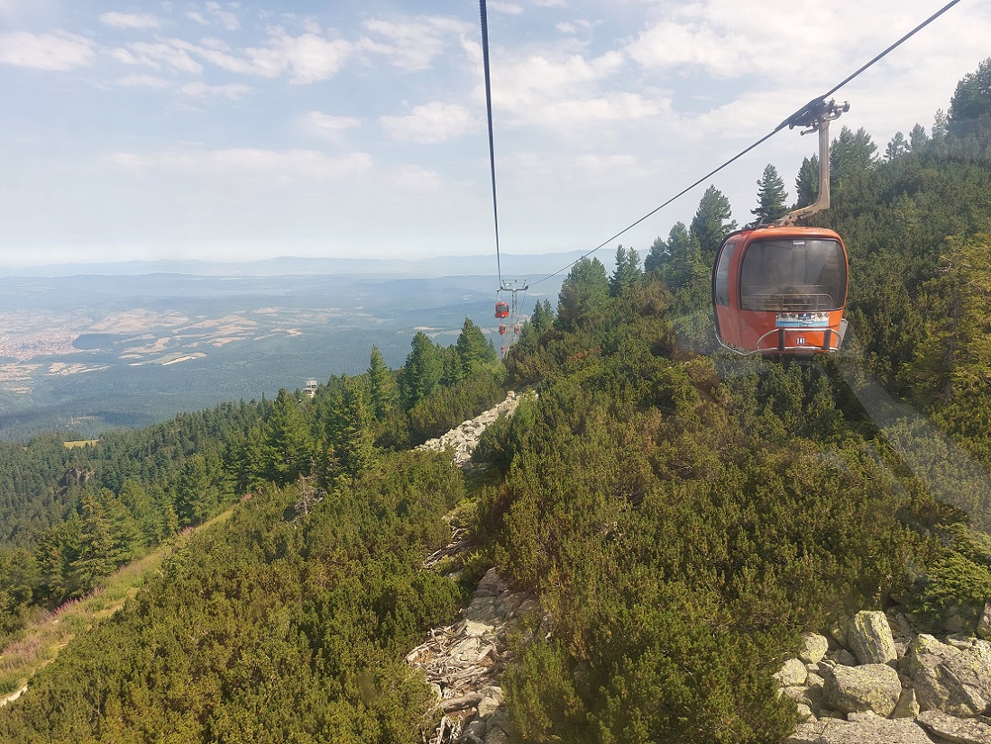 Foto telecabina de Yastrebets, parque nacional de Rila, Bulgaria