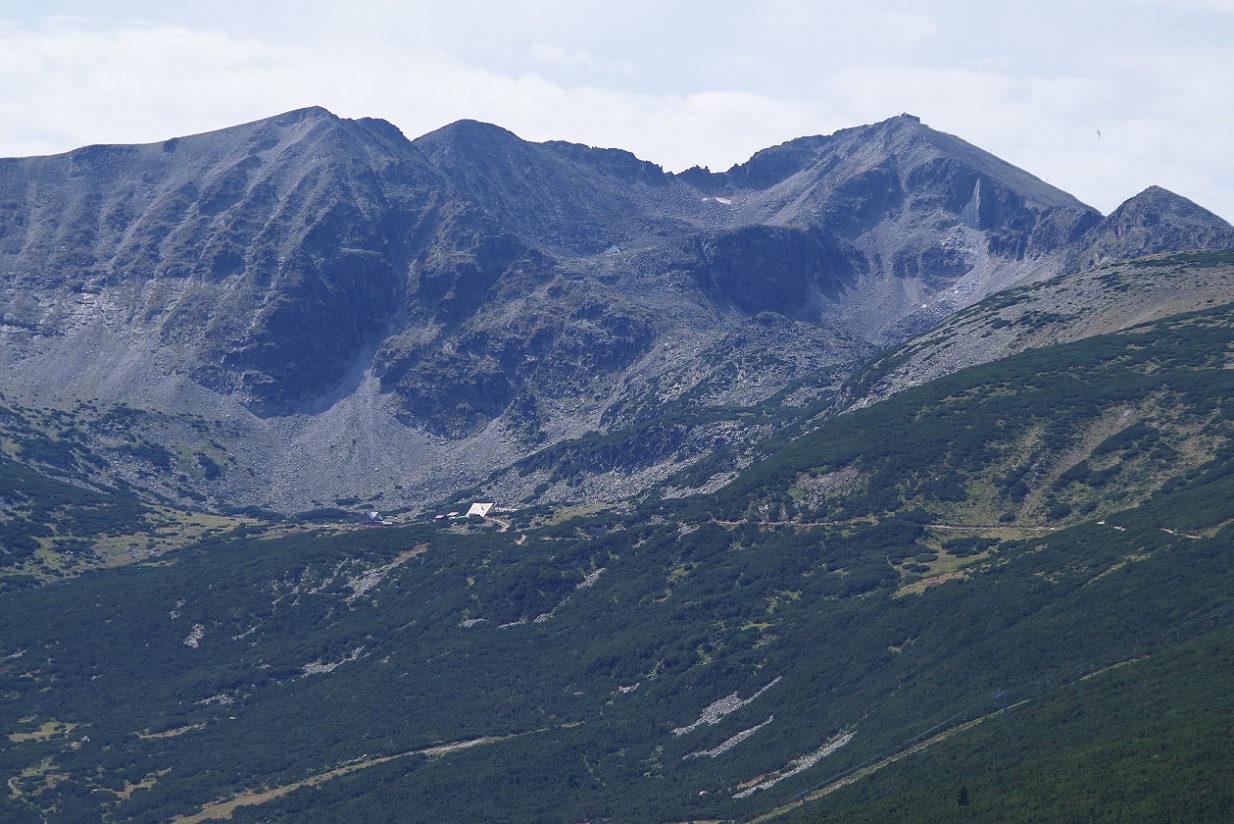 Foto telecabina de Yastrebets, pico Musala, parque nacional de Rila, Bulgaria