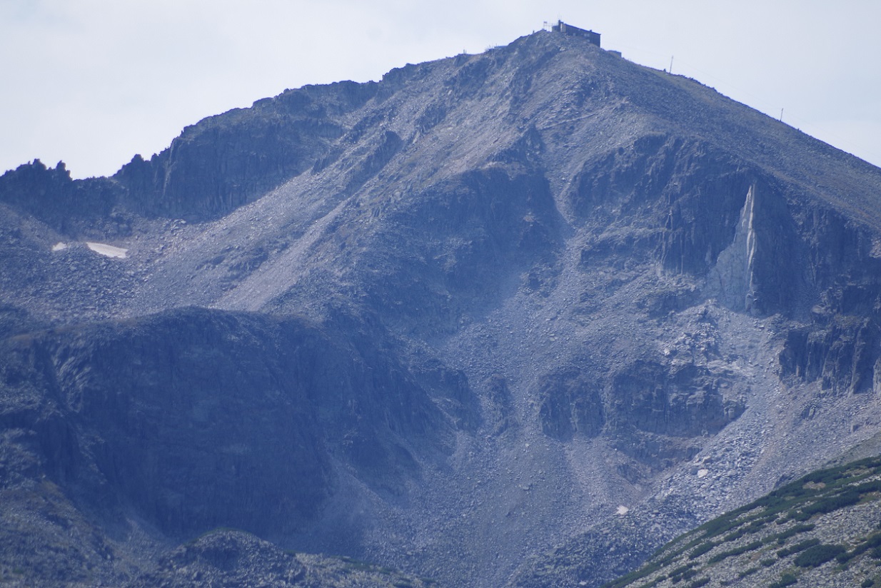 Foto telecabina de Yastrebets, pico Musala, parque nacional de Rila, Bulgaria