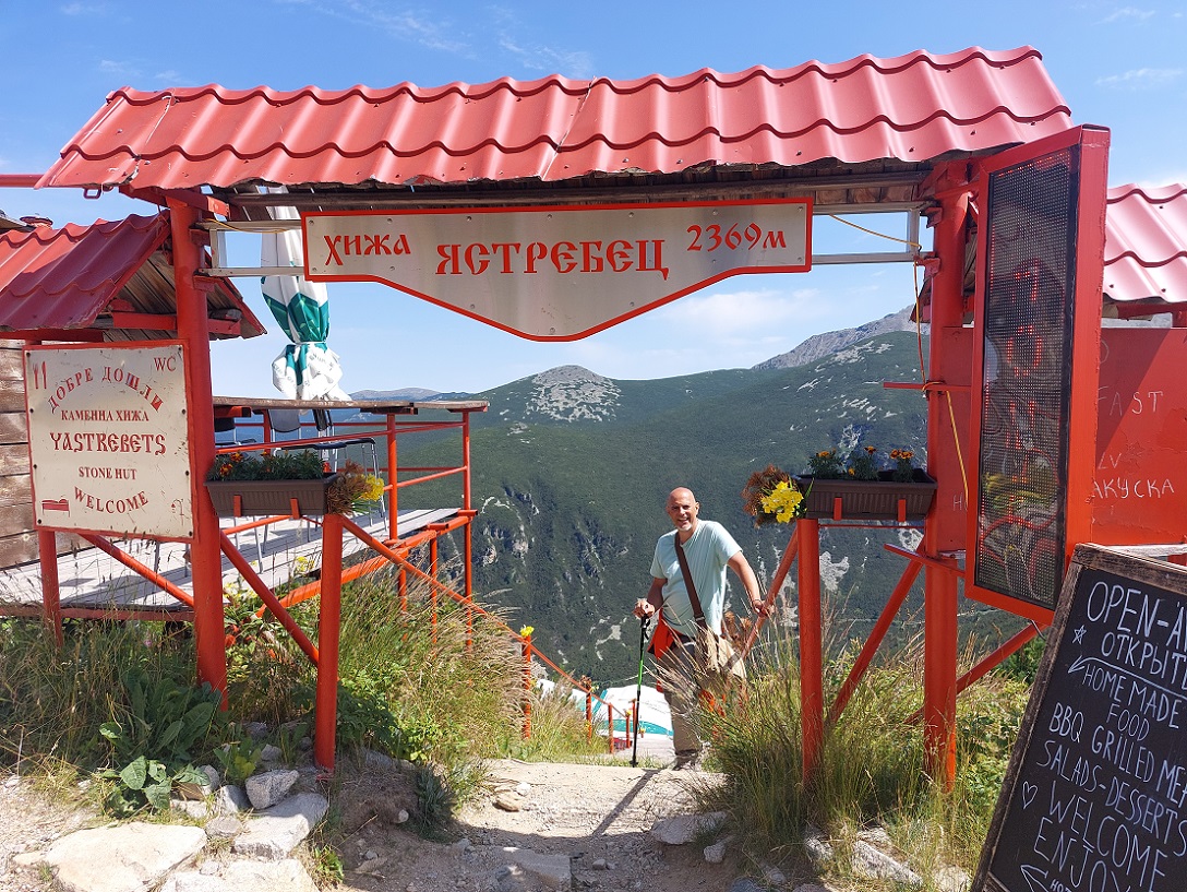 Foto telecabina de Yastrebets, terraza con vistas, pico Musala, parque nacional de Rila, Bulgaria