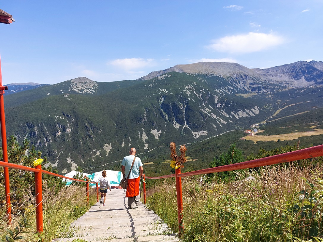 Foto telecabina de Yastrebets, terraza con vistas, pico Musala, parque nacional de Rila, Bulgaria