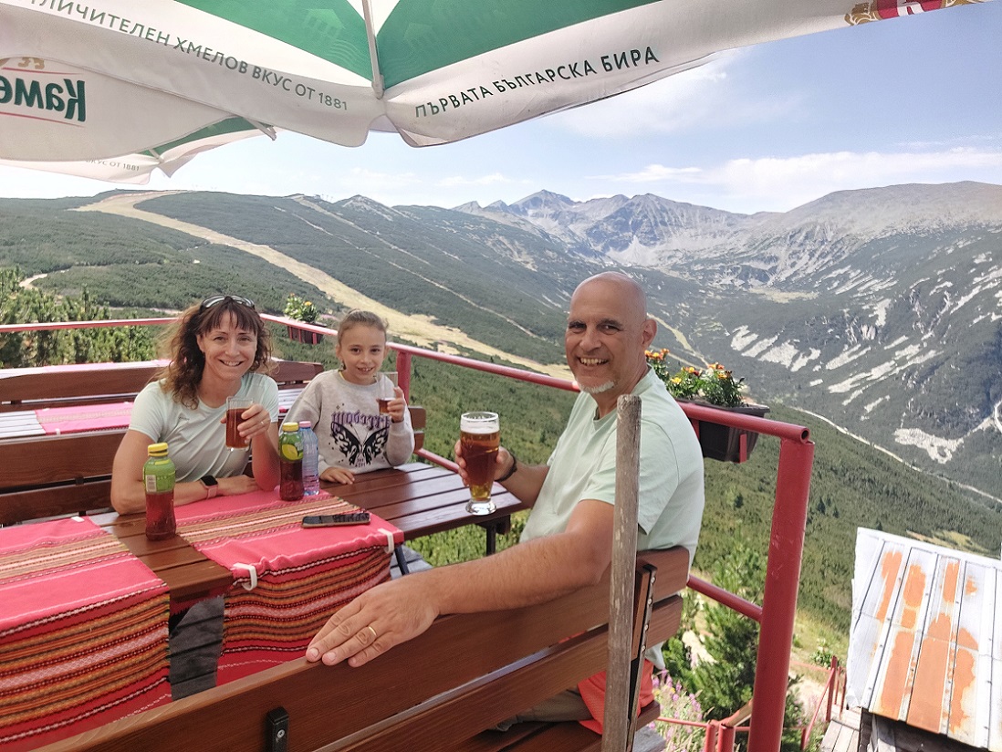 Foto telecabina de Yastrebets, terraza con vistas, pico Musala, parque nacional de Rila, Bulgaria