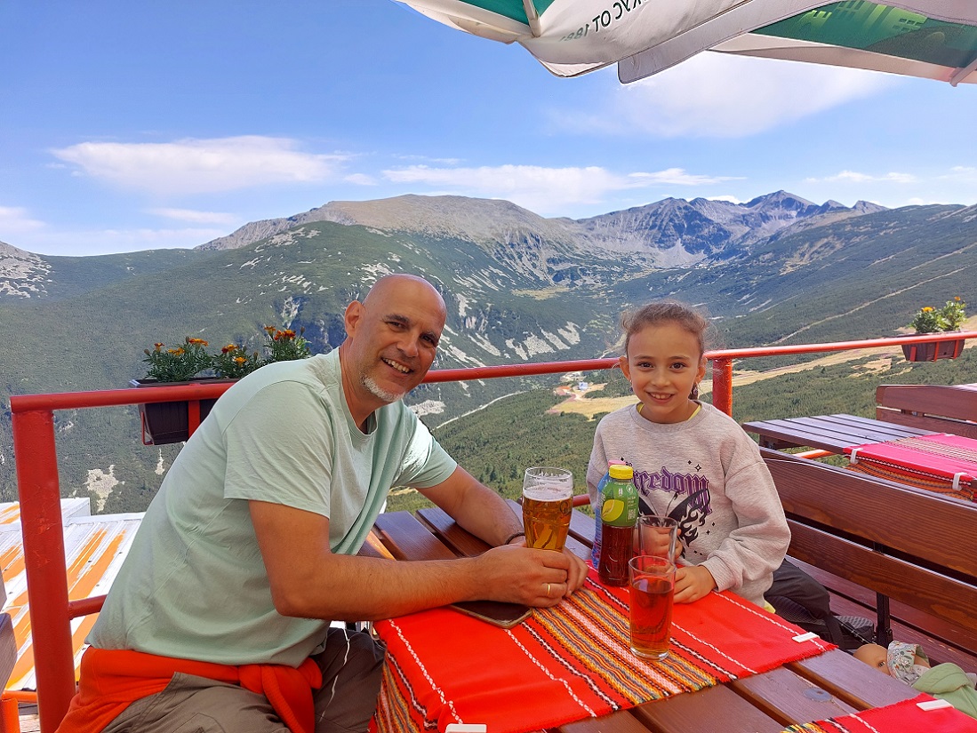 Foto telecabina de Yastrebets, terraza con vistas, pico Musala, parque nacional de Rila, Bulgaria