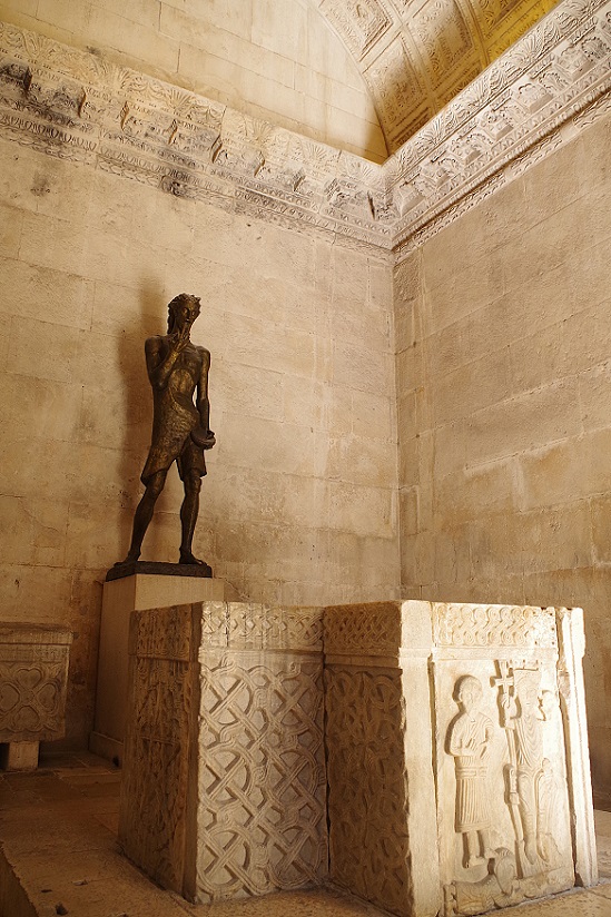 Foto Split, templo de Júpiter, Croacia