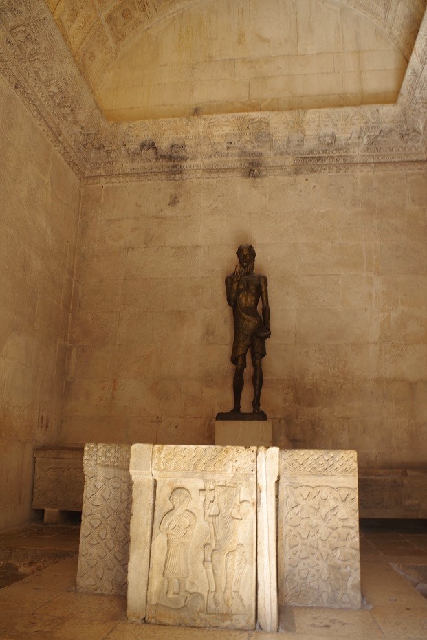 Foto Split, templo de Júpiter, Croacia