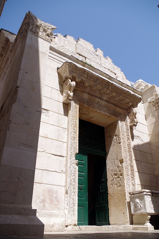 Foto Split, templo de Júpiter, Croacia