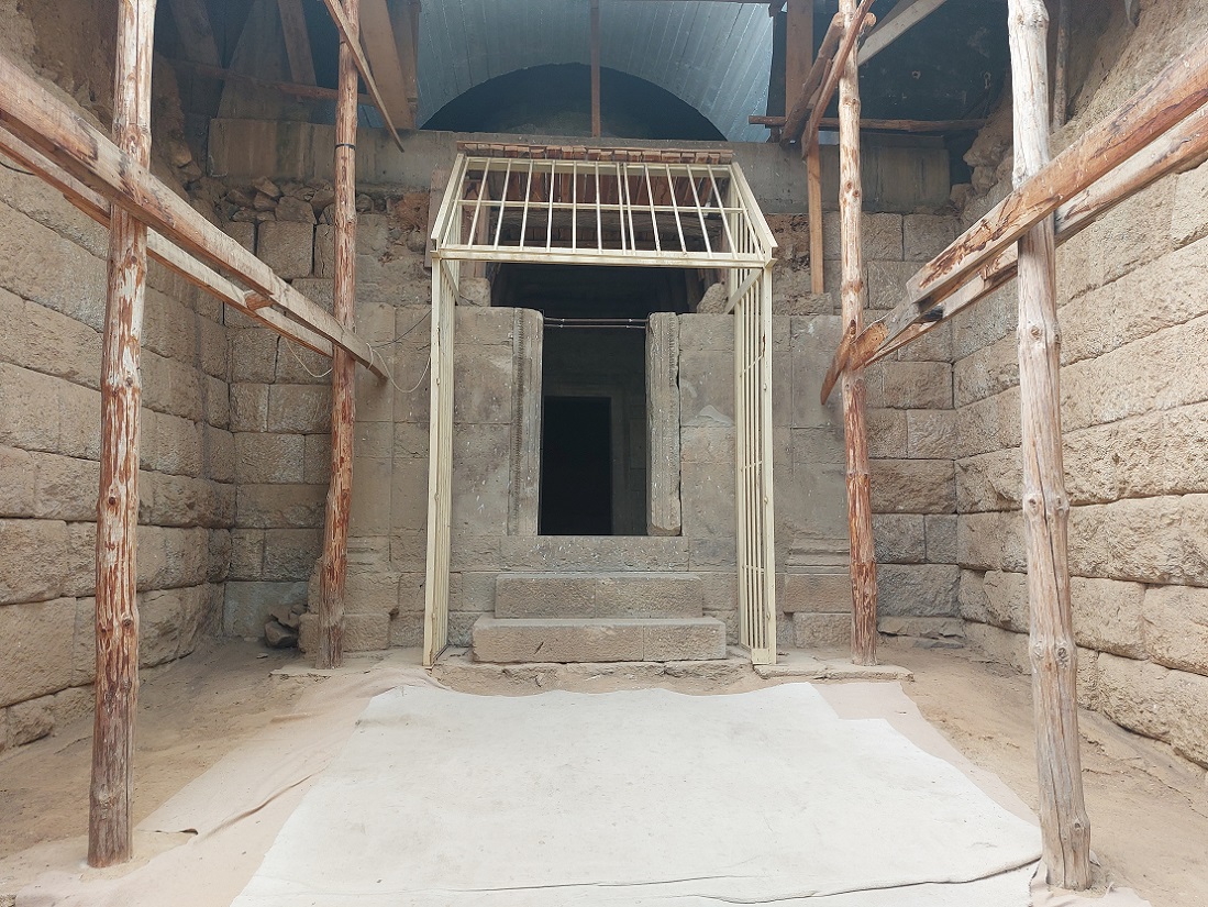 Foto tumba túmulo tracia de Chetinyova Mogila, Starosel, Bulgaria