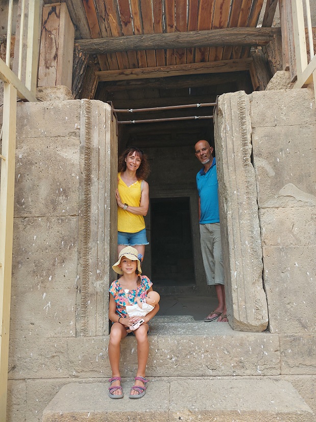 Foto tumba túmulo tracia de Chetinyova Mogila, Starosel, Bulgaria