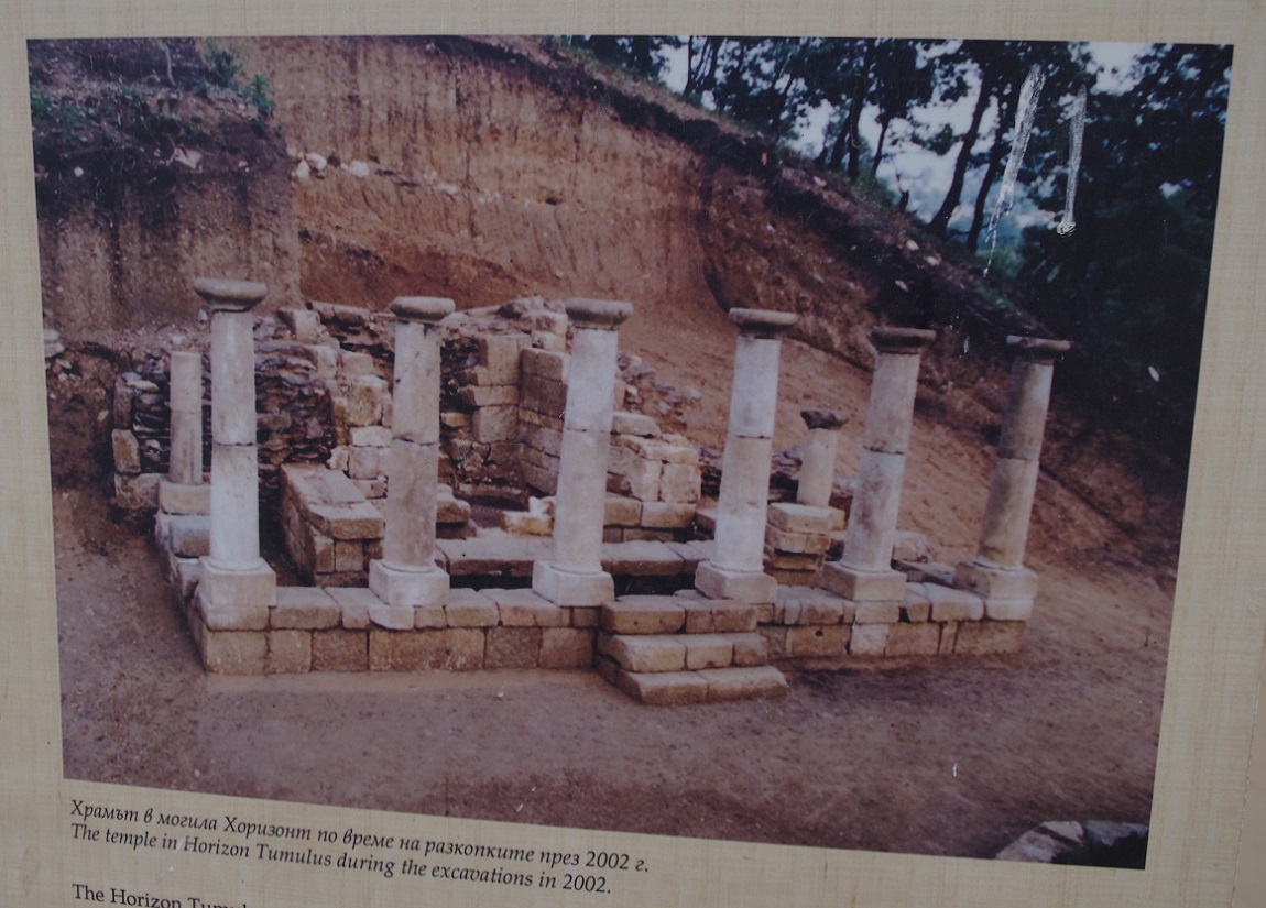 Foto templo tracio Horizont, Starosel, Bulgaria