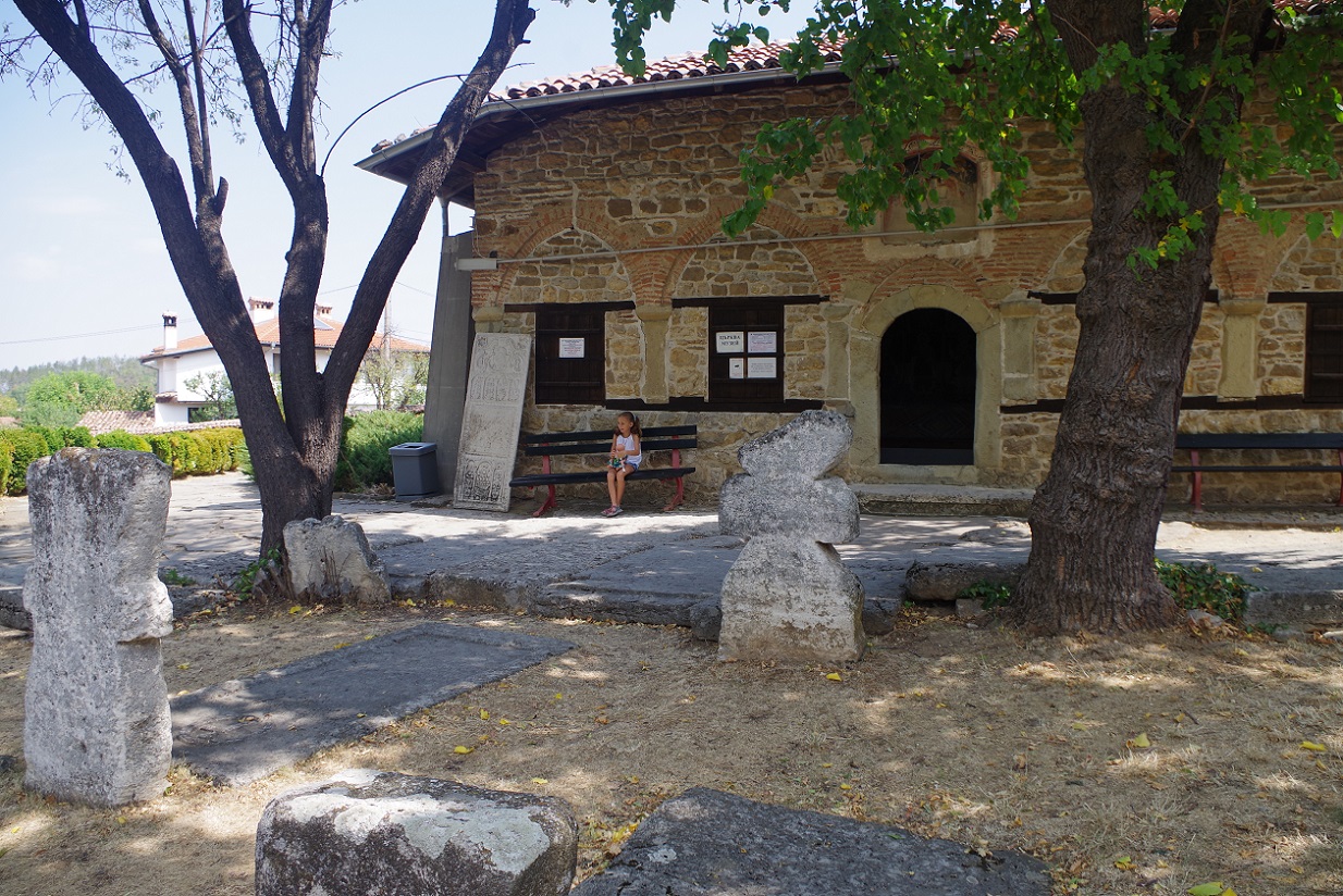 Foto Veliko Tarnovo, iglesia de la Natividad, Arbanasi, Bulgaria
